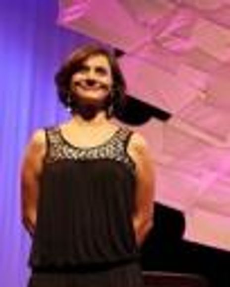 Liza Infante-Robinson Headshot