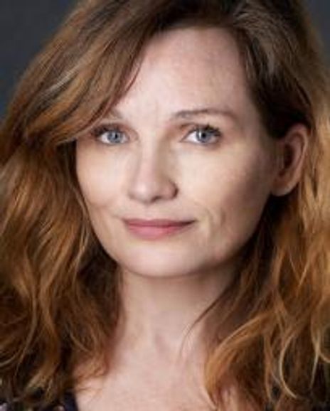 Amy Hoerler Headshot