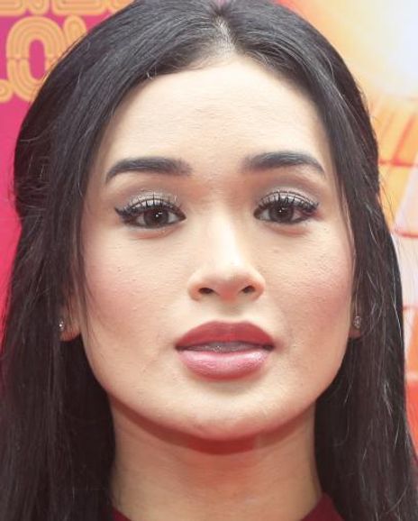 Julia Abueva Headshot