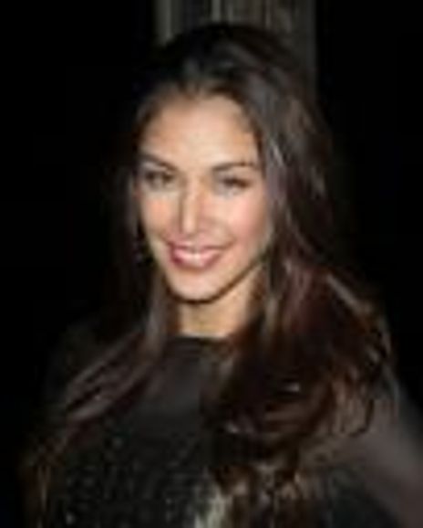 Dayana Mendoza Headshot