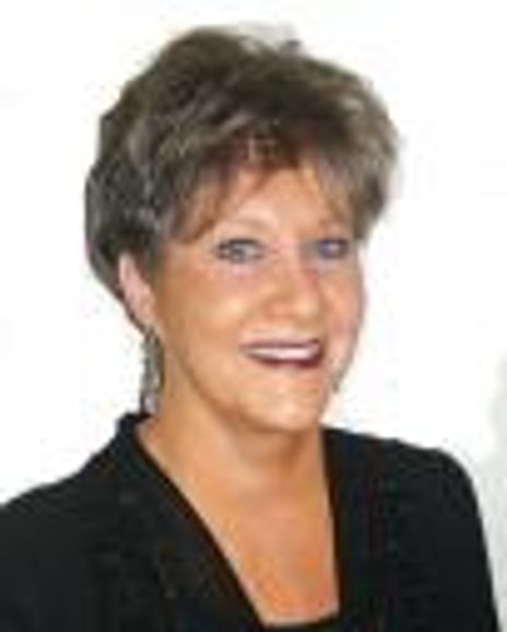 Rebecca Hibbard Headshot