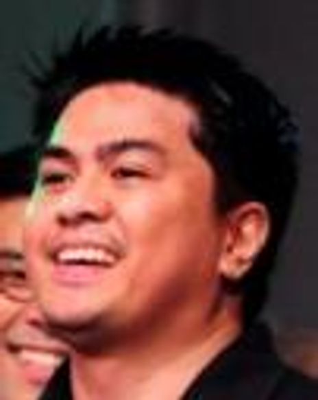 Von de Guzman Headshot