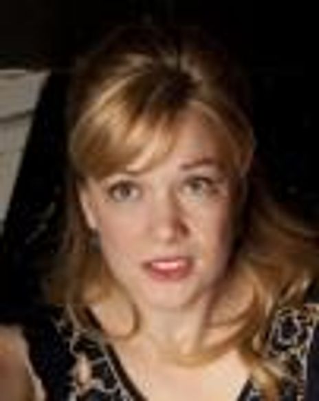 Kelly Tredt Headshot