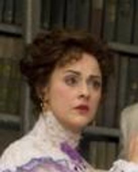 Sarah Topham Headshot