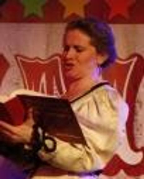 Laura Sturm Headshot