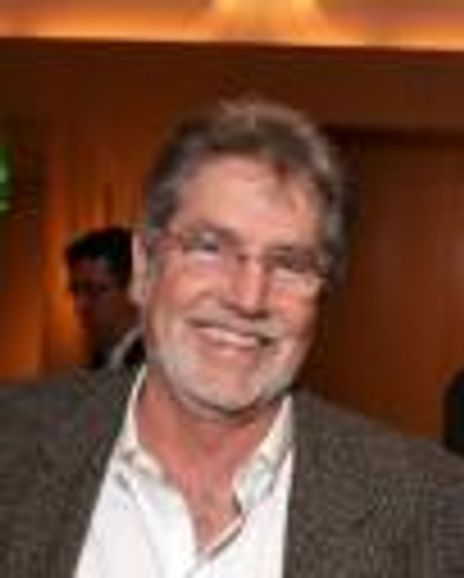 Joni Benickes Headshot