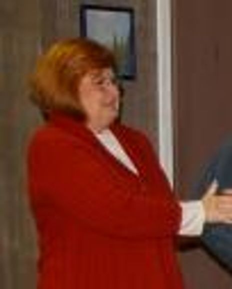 Patty Thiel Headshot