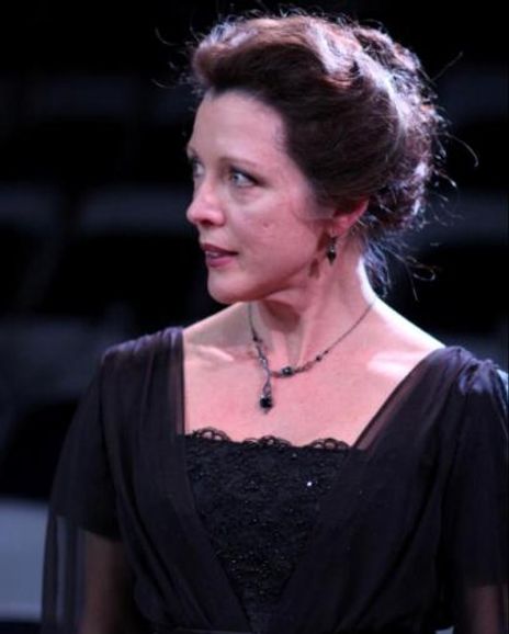 Lia Mortensen Headshot