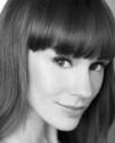 Danielle Benton Headshot