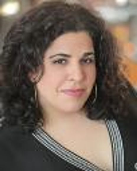 Nadine Zahr Headshot