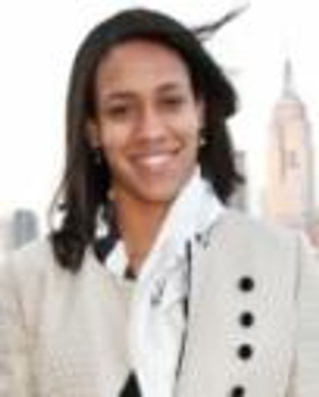 Kara Hollis Headshot