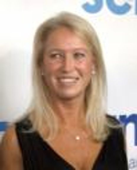 Claire Newman Headshot