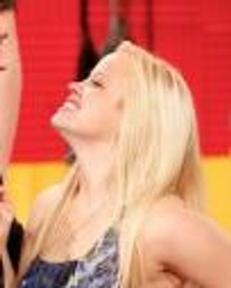 Shanna Henderson Headshot