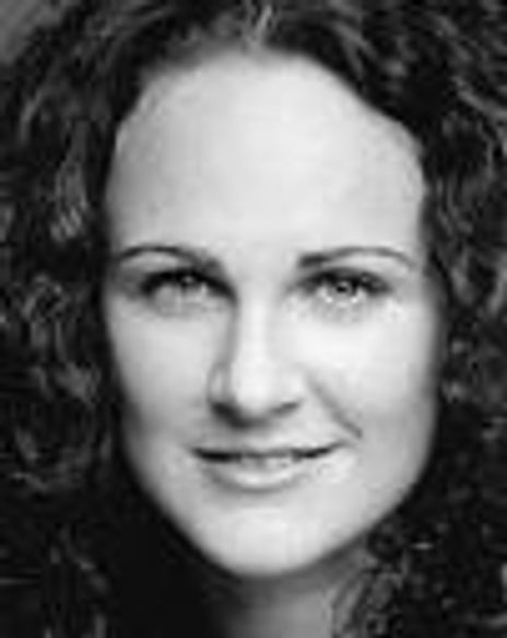 Jennifer Davison Headshot