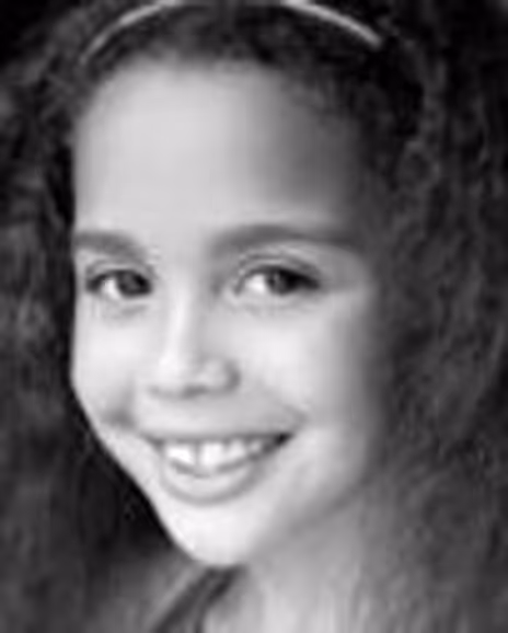 Imogen Faires Headshot