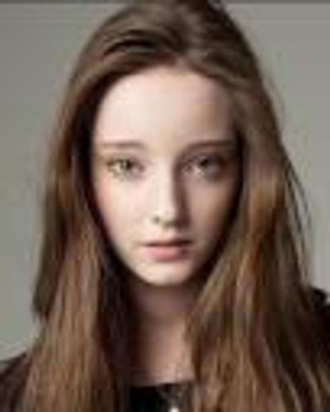 Emma Dumont Headshot