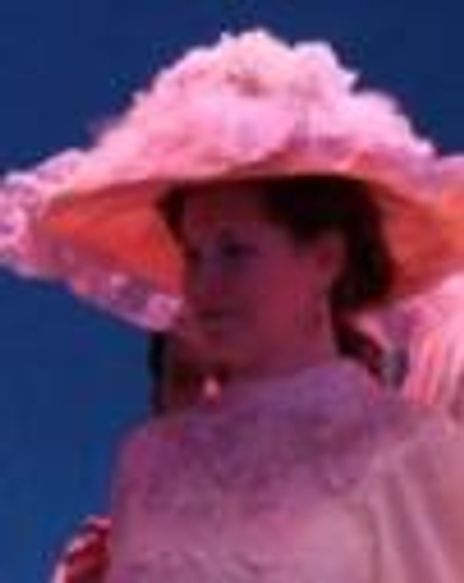 Caitlin Fischer Headshot