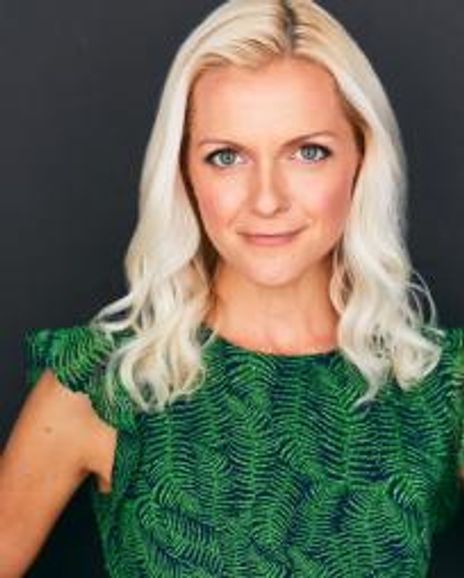 Laura Cable Headshot