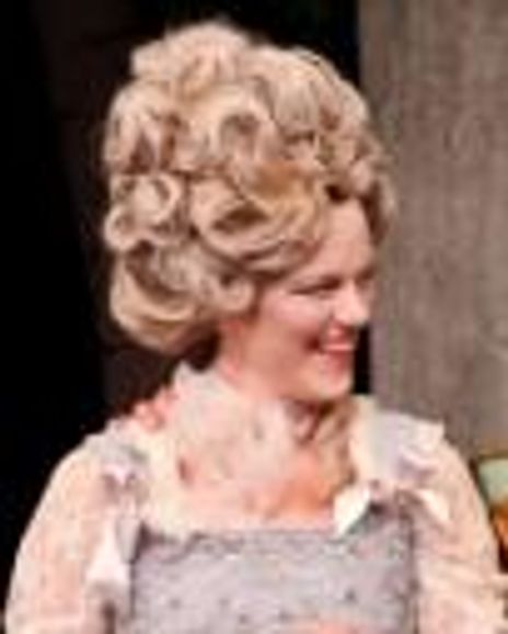 Rebecca Olson Headshot