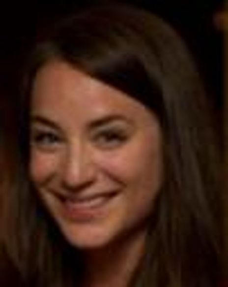 Lara Gilchrist Headshot