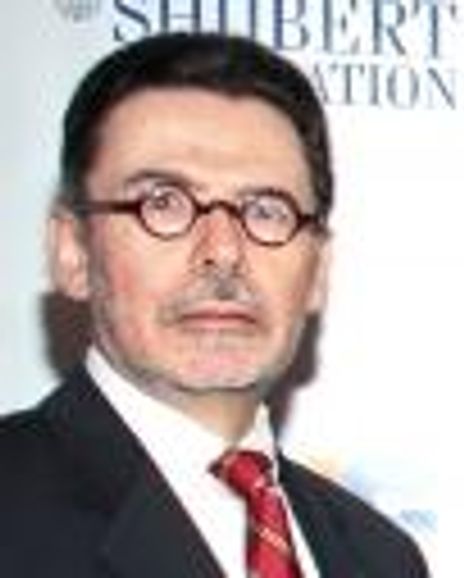 Steven Tennan Headshot