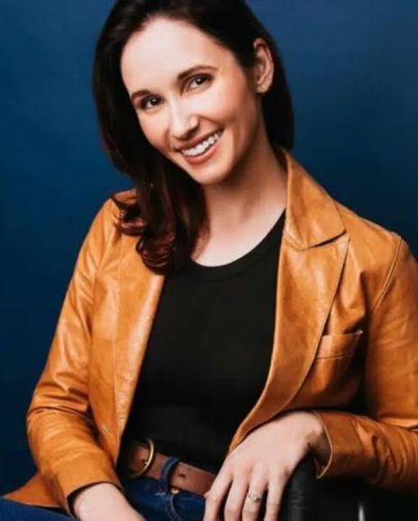 Jenna Bainbridge Headshot