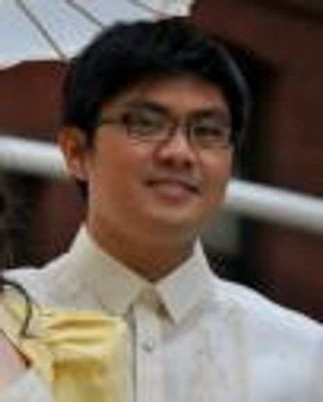 Robby Manubay Headshot