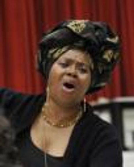 Laura Walls Headshot