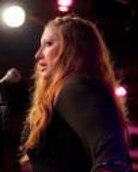 Carly Sakalove Headshot