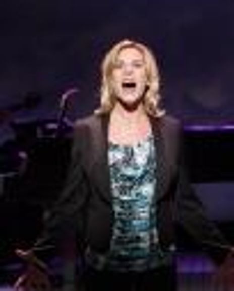 Jenn Collela Headshot