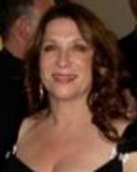 Lindy Robbins Headshot