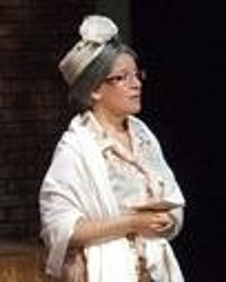 Alicia Flores Headshot