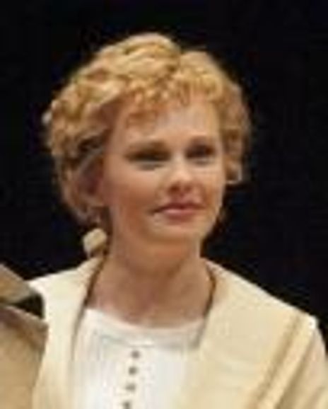 Sarah Nealis Headshot