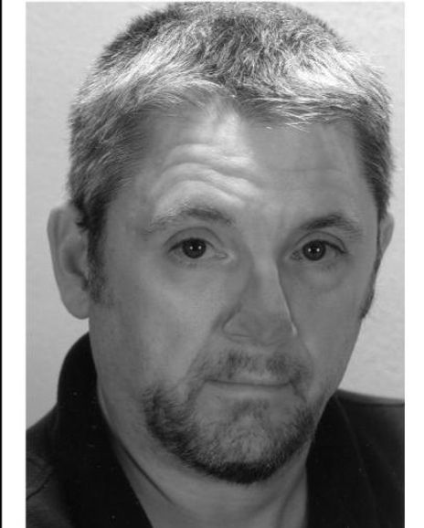 David Deratzian Headshot