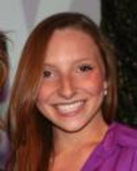 Alexa Lowis Headshot