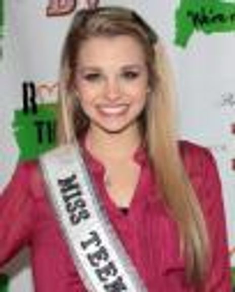 Danielle Doty Headshot