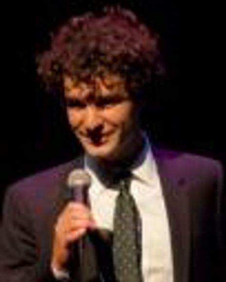 Jules Lewis Headshot