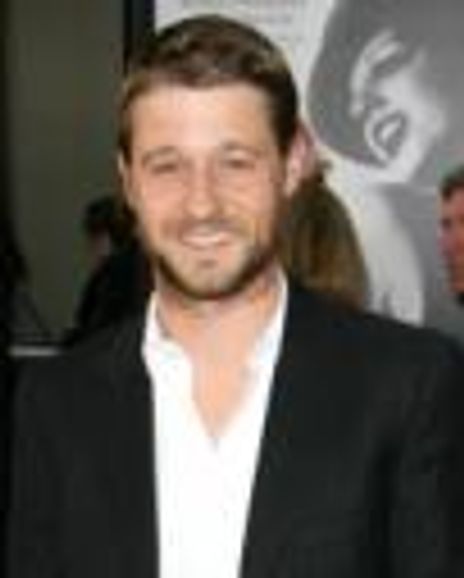 Benjamin McKenzie Headshot