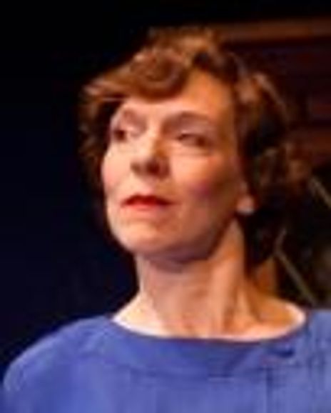 Gina Braden Headshot