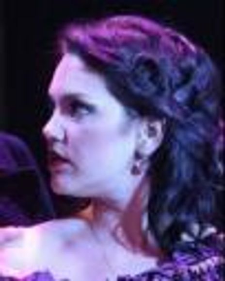 Cassandra Nuss Headshot