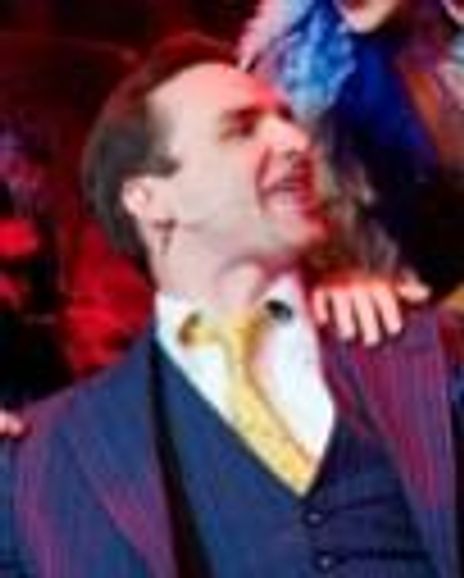 Jennifer Smiles Headshot