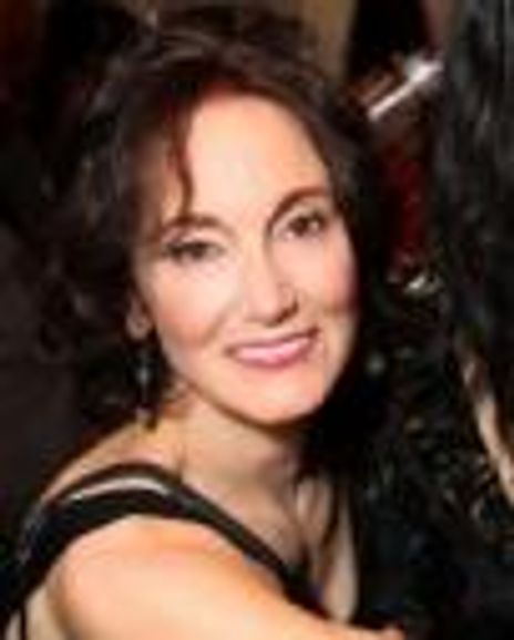 Terri McMahon Headshot