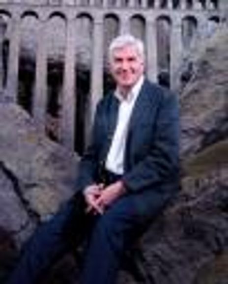 Stuart Craig Headshot