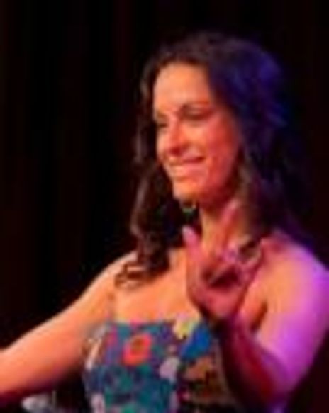 Melanie Gladstone Headshot