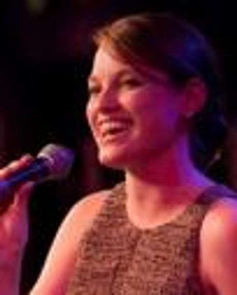 Julia Bonnet Headshot