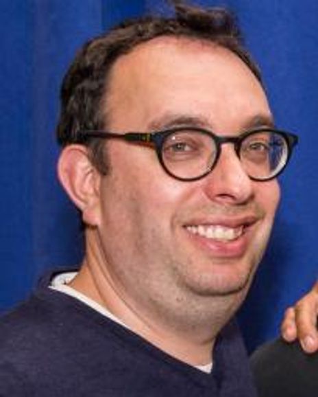 Elliot Davis Headshot