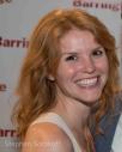 Lesley Shires Headshot