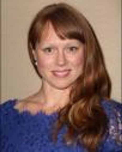 Hayley McElhinney Headshot