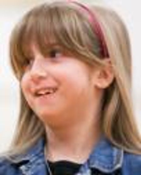 Elizabeth Burns Headshot