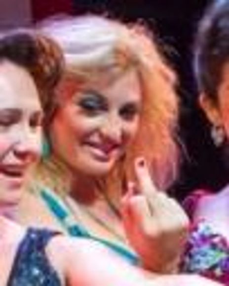 Anna Hanson Headshot